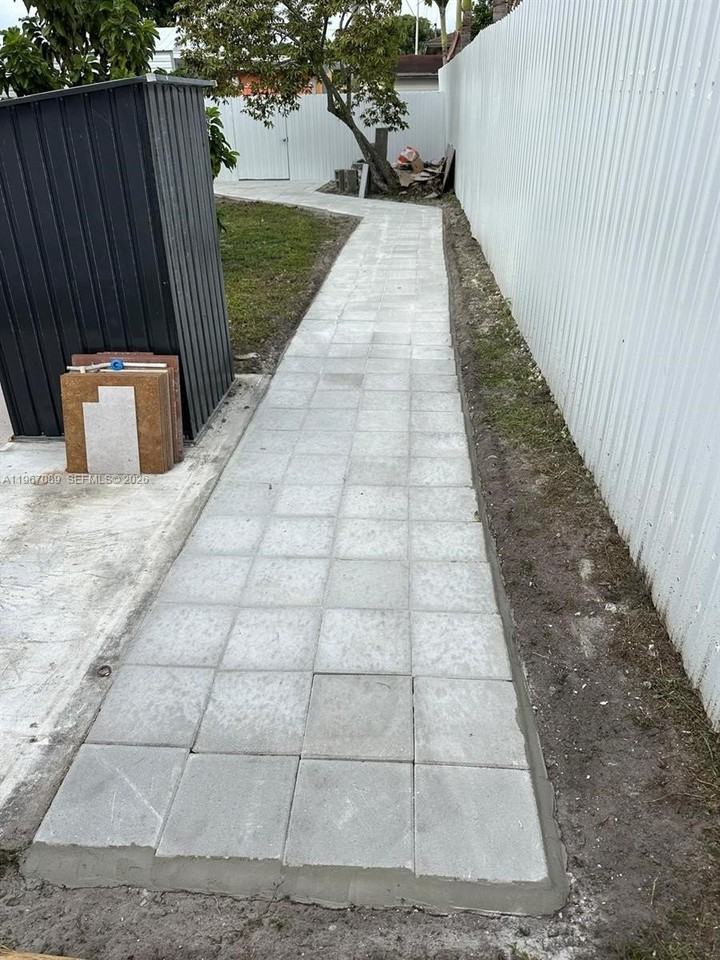 235 W 16th St - Photo 4 of 17