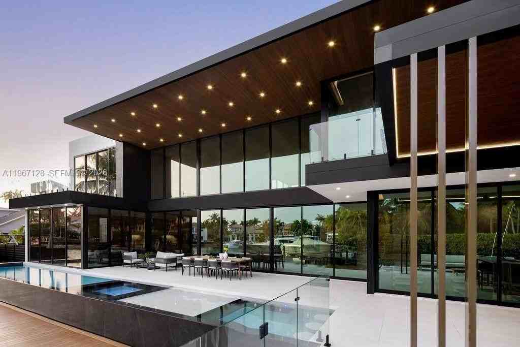 1102 Washington St - Photo 4 of 34