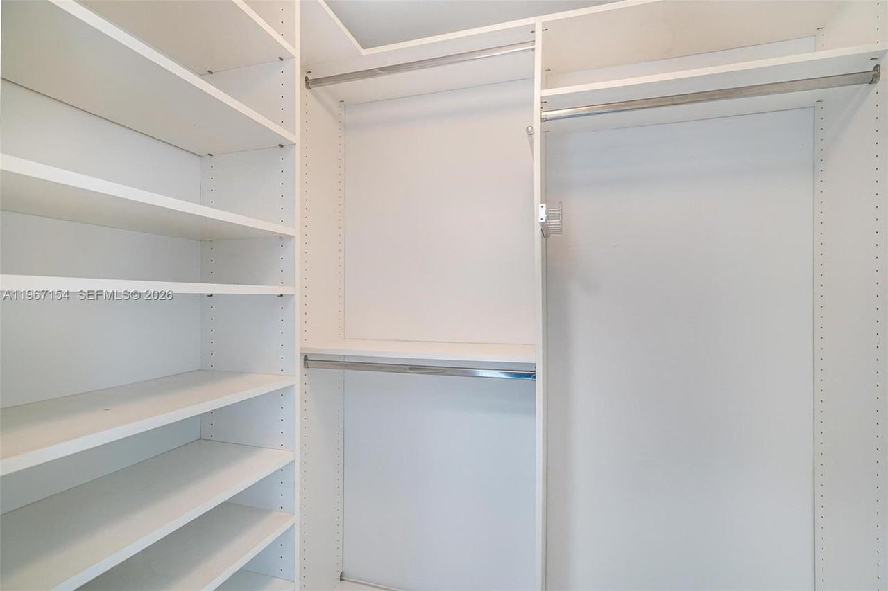 325 S Biscayne Blvd #4115 - Photo 6 of 42