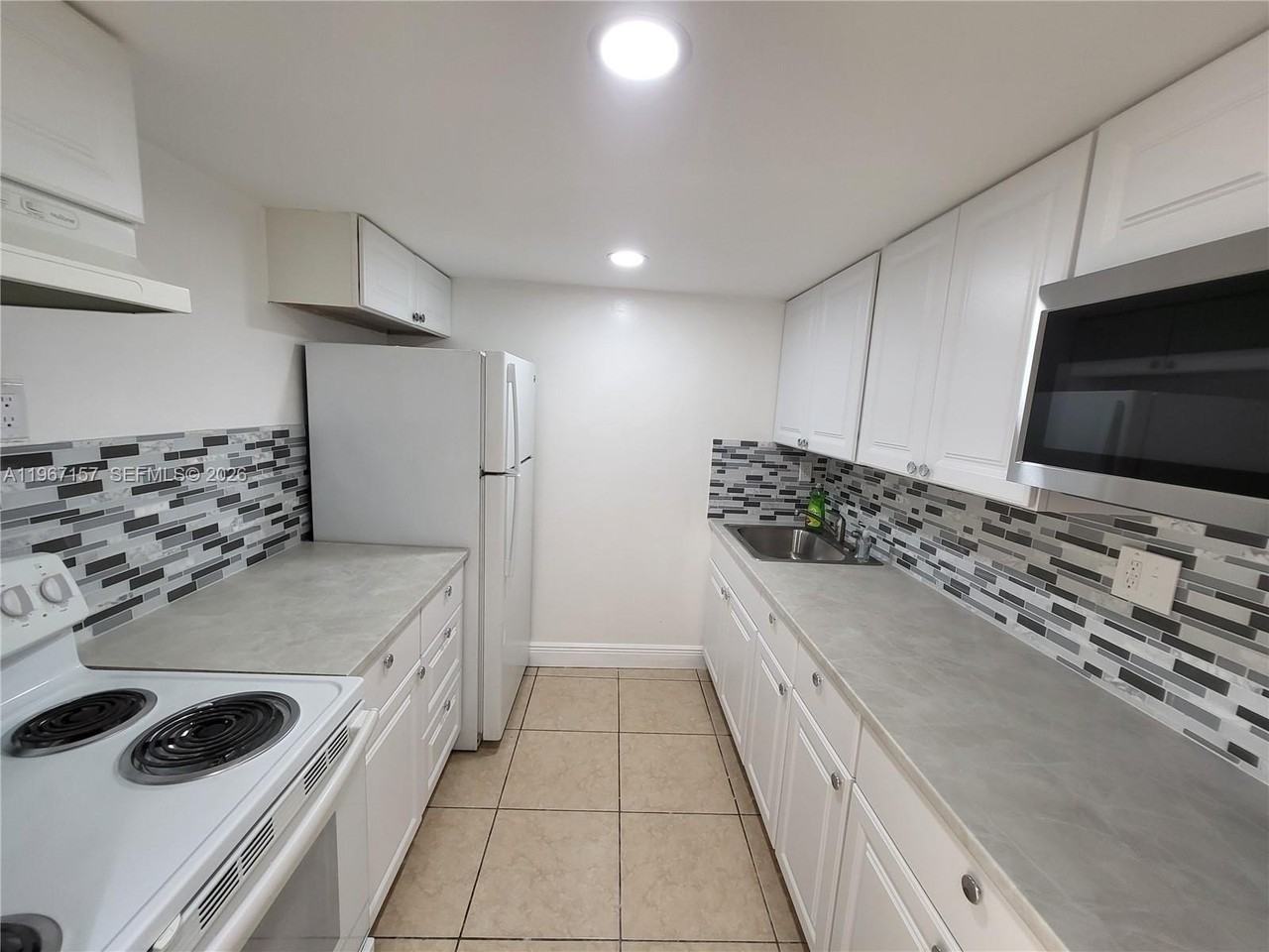 14611 N Kendall Dr #403L - Photo 3 of 22