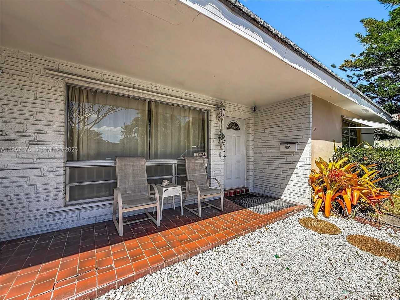 450 S Highland Ct #1 - Photo 4 of 48