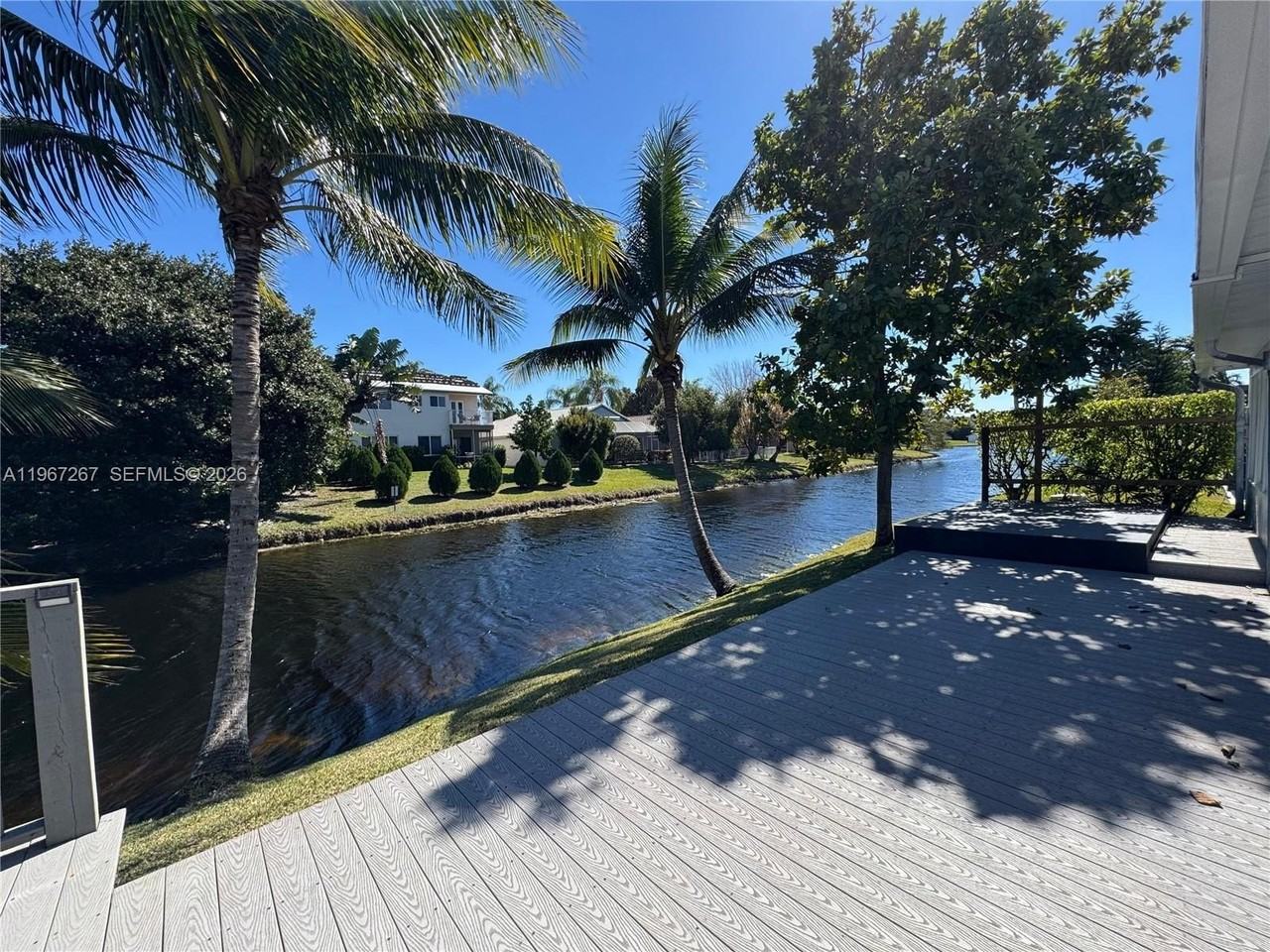 332 Nw 47th Ave - Photo 2 of 48