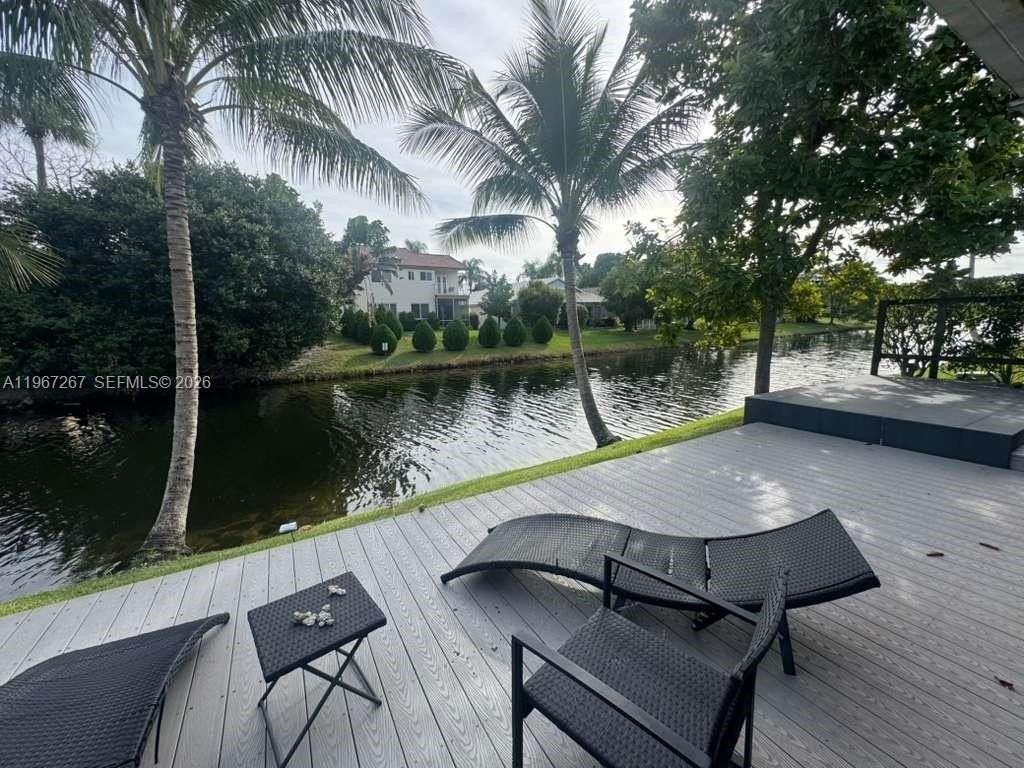 332 Nw 47th Ave - Photo 5 of 48