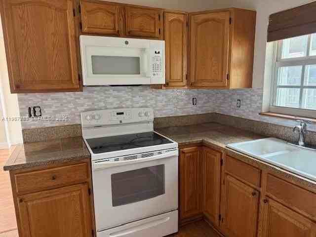 12803 Sw 146th Ter - Photo 5 of 21