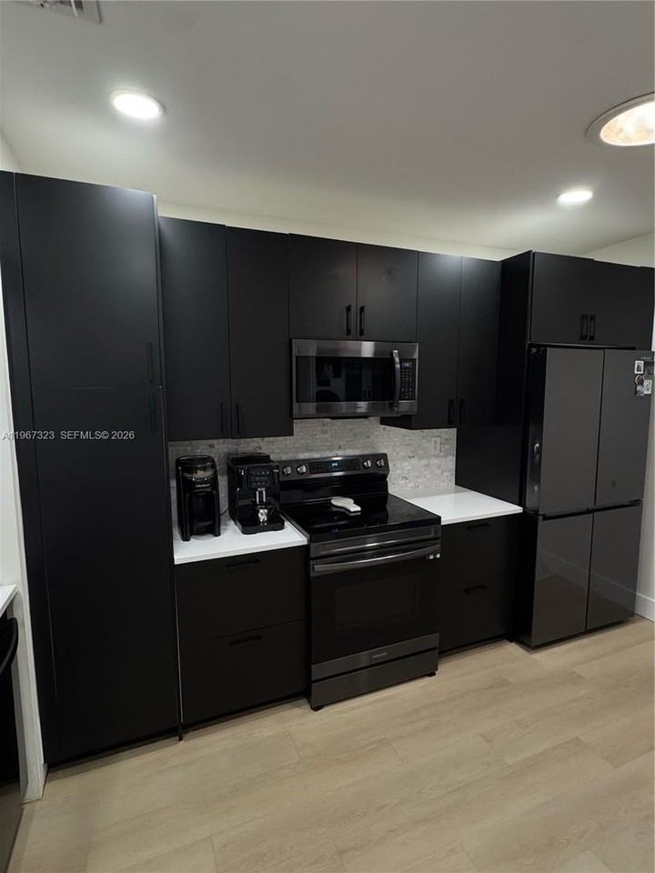 19217 Nw 64th Ct #0 - Photo 6 of 36