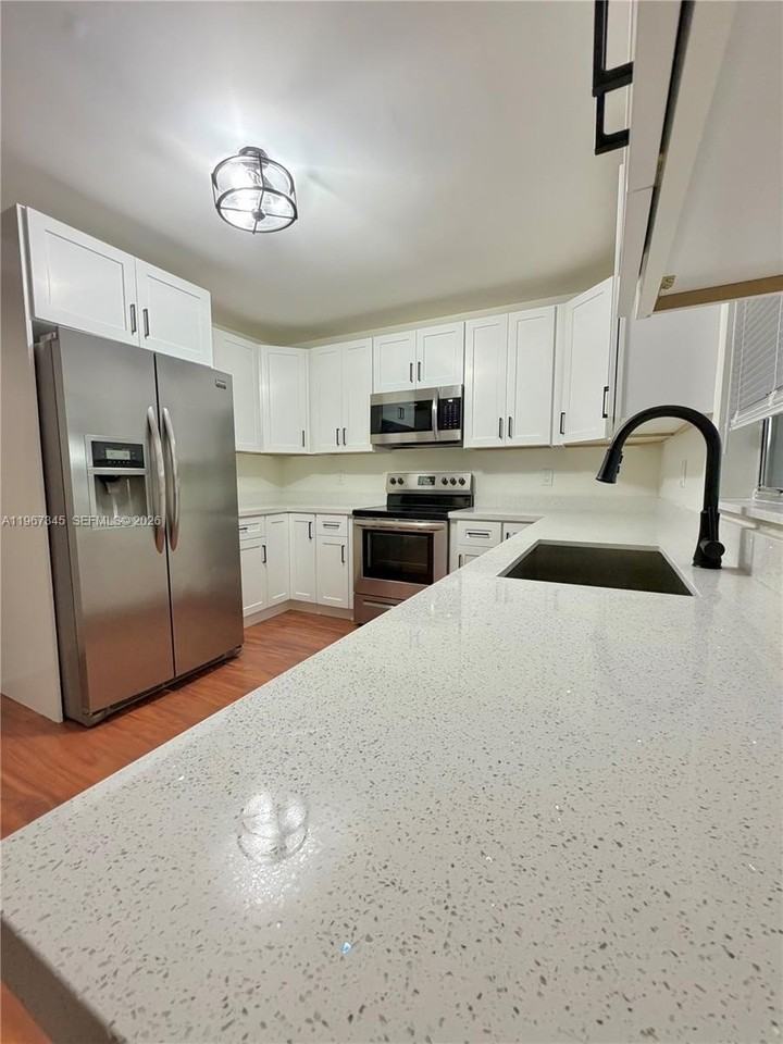 1434 Se Concha St #1434 - Photo 4 of 27