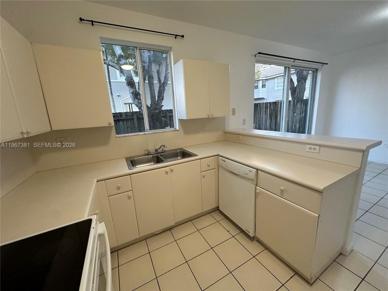 2615 Se 15th Pl #190 - Photo 7 of 27