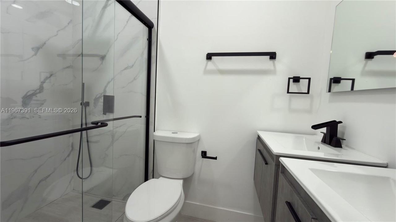 4717 Nw 11th Ave #4717 - Photo 6 of 17