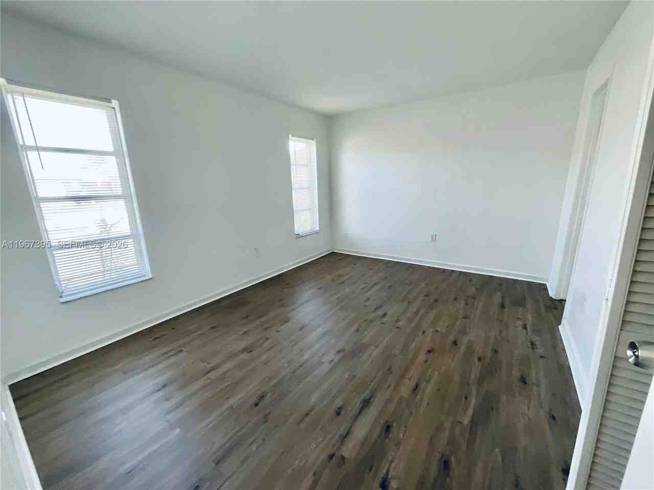 4343 Nw 113th Ter - Photo 7 of 14