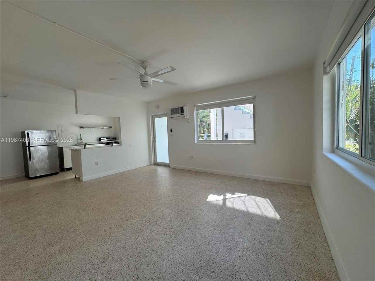 1385 Ne 105th St #1 - Photo 3 of 12