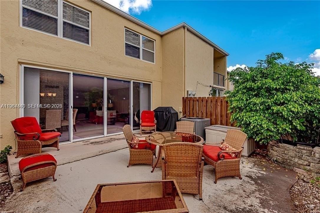 2304 Ne 7th St #27 - Photo 7 of 8