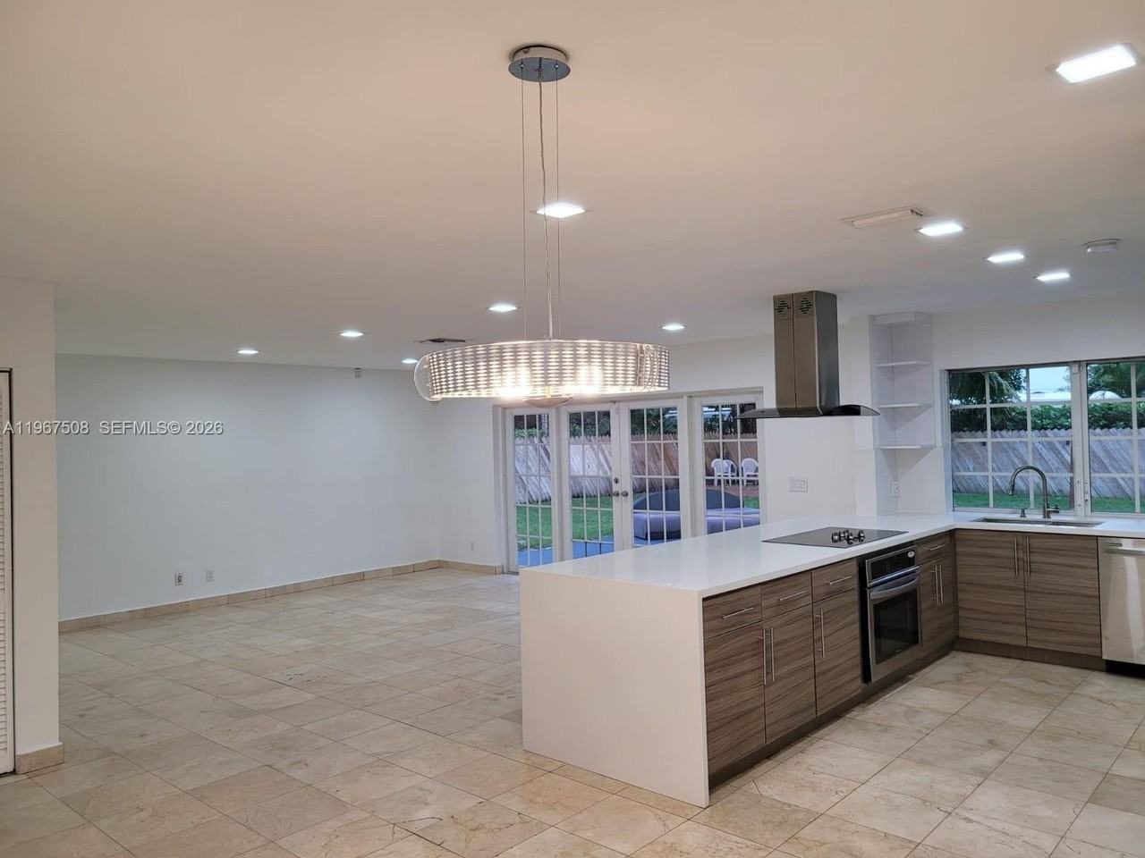 2040 Ne 197th Ter - Photo 4 of 29