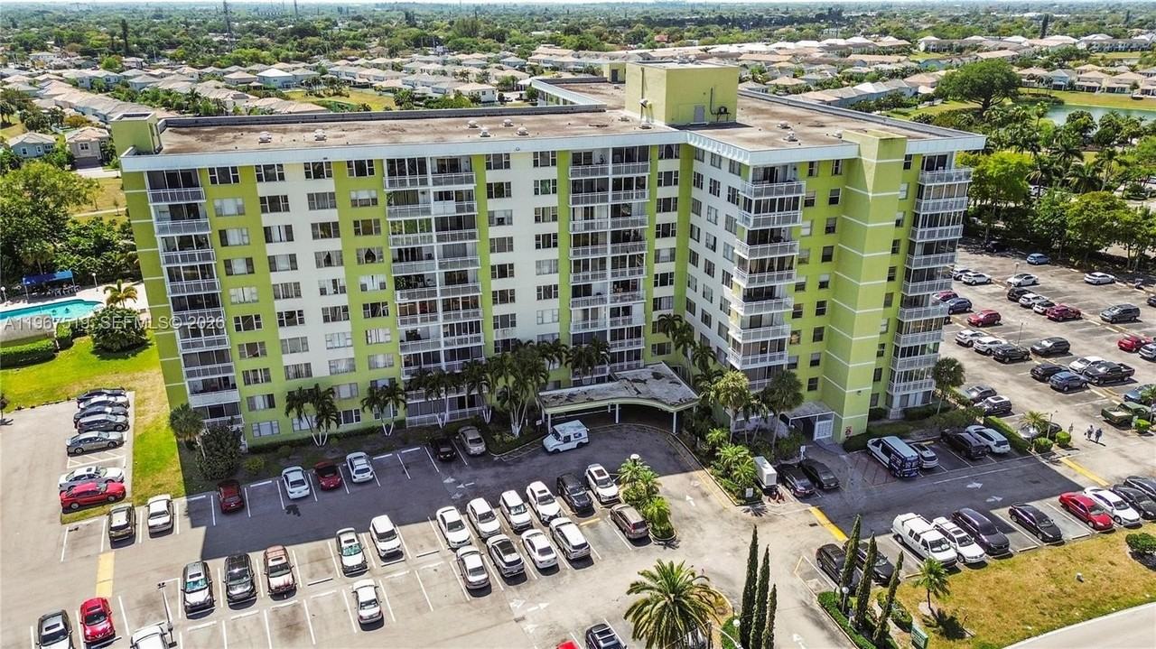 4400 Hillcrest Dr #720C - Photo 2 of 29