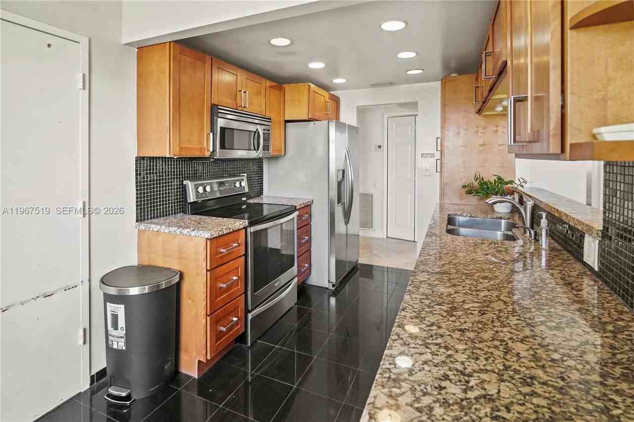 4400 Hillcrest Dr #720C - Photo 7 of 29