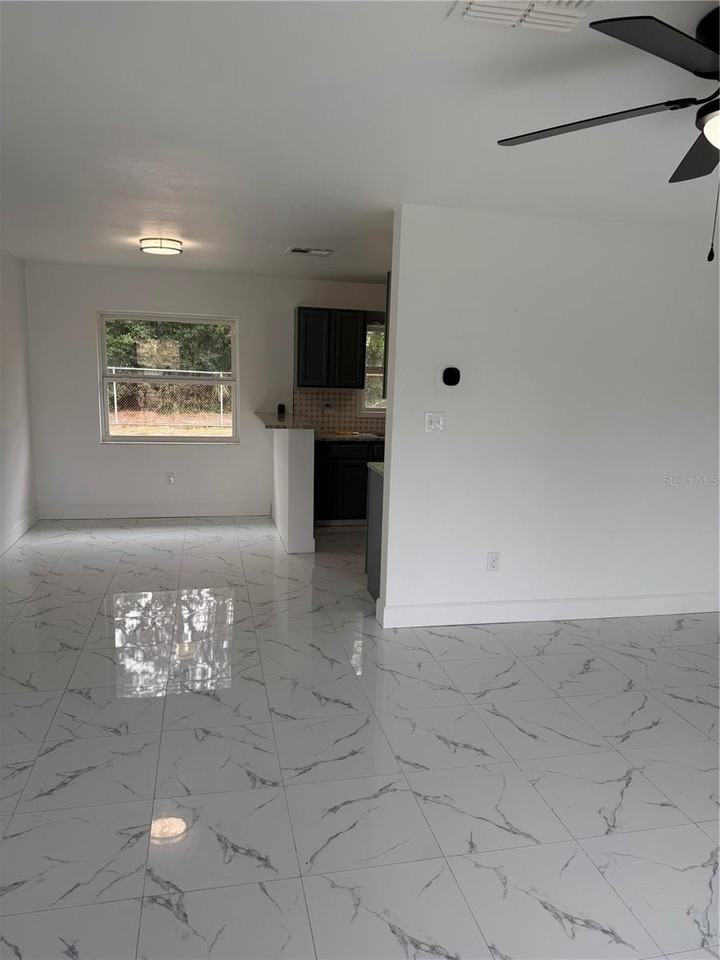 2717 Kathryn Ave - Photo 4 of 11