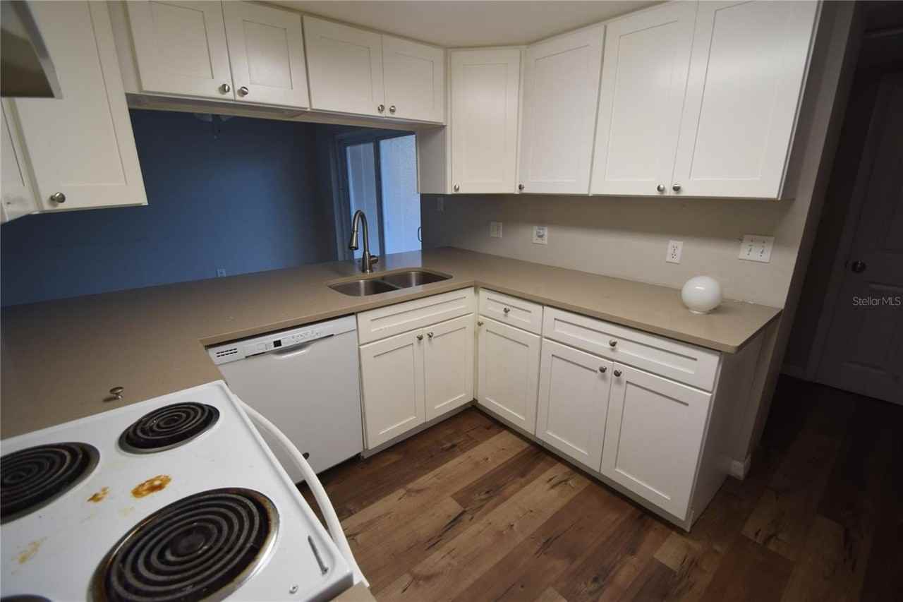 2720 Castle Way #2720 - Photo 5 of 22