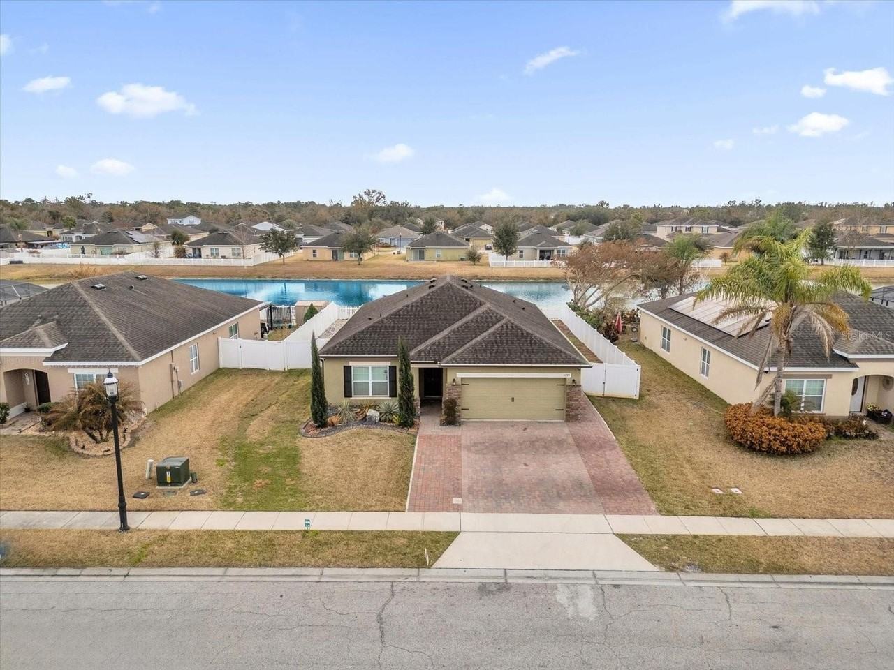 3799 Briarwood Estates Cir - Photo 4 of 33