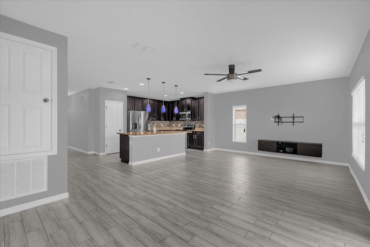 3799 Briarwood Estates Cir - Photo 7 of 33