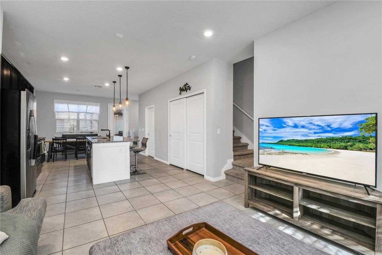 5075 Caspian St - Photo 6 of 33