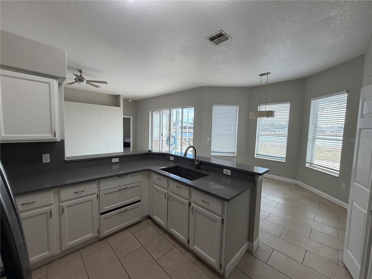 2829 Middleton Cir - Photo 4 of 23