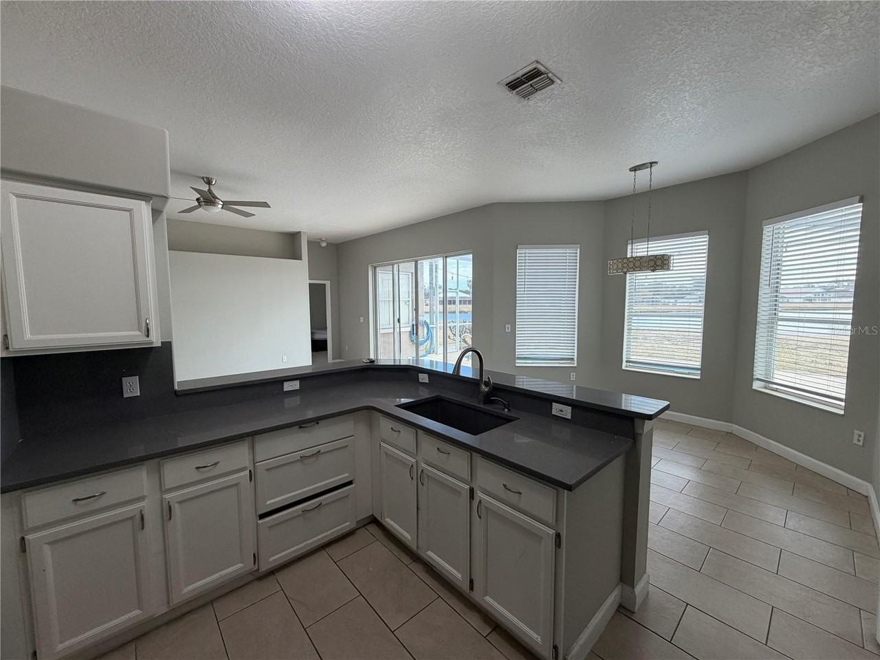 2829 Middleton Cir - Photo 5 of 23