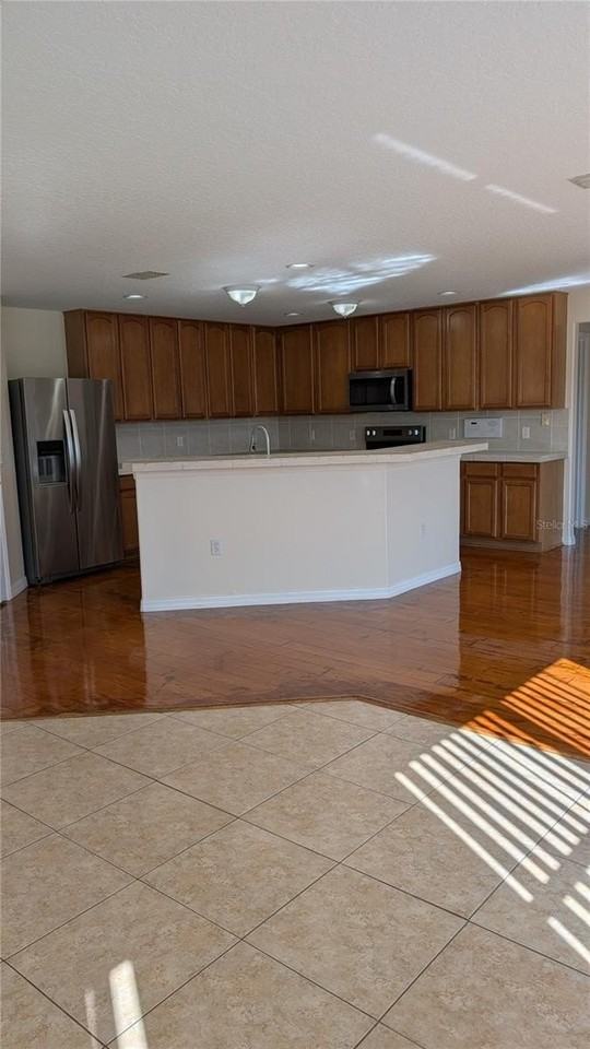 2724 Lyndscape St - Photo 3 of 16