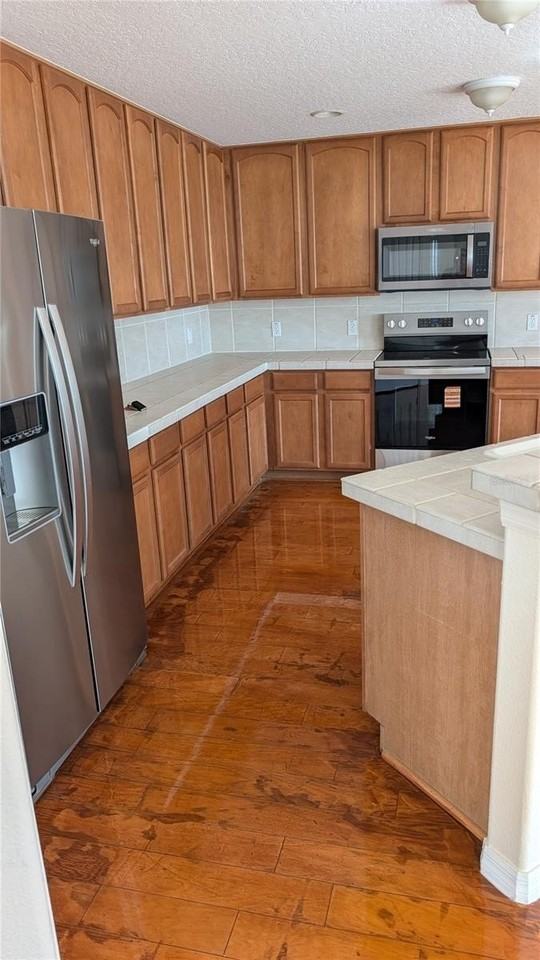 2724 Lyndscape St - Photo 7 of 16