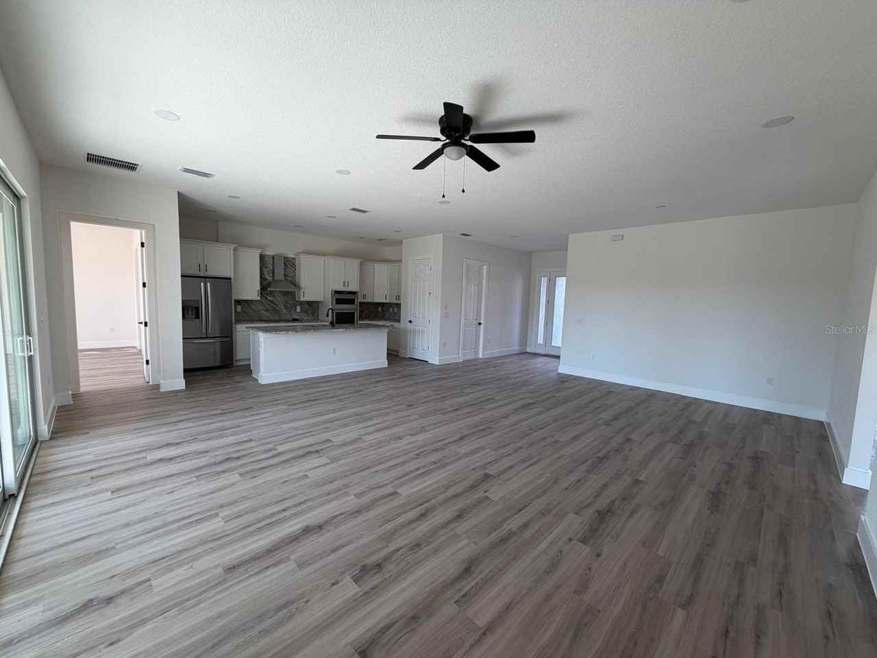 13 Lateen Sail Dr - Photo 3 of 32