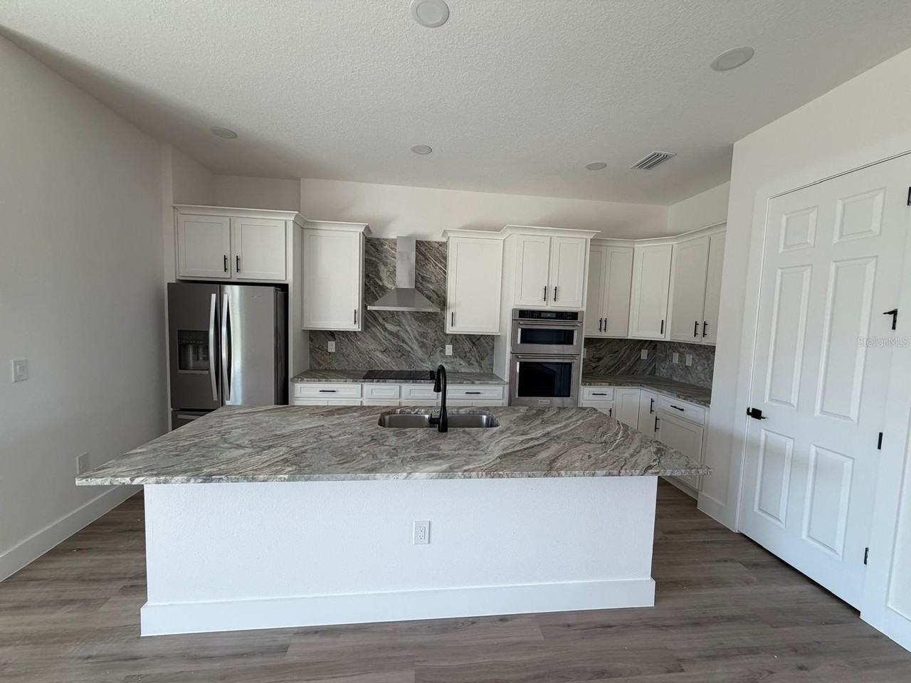 13 Lateen Sail Dr - Photo 5 of 32