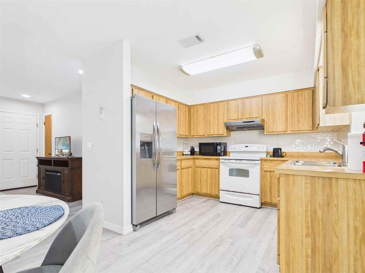 7686 Sw 81st St - Photo 3 of 21