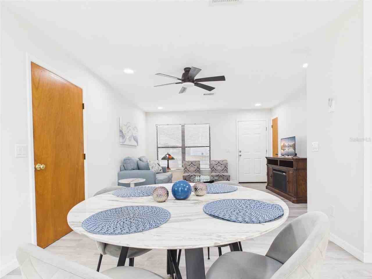 7686 Sw 81st St - Photo 4 of 21