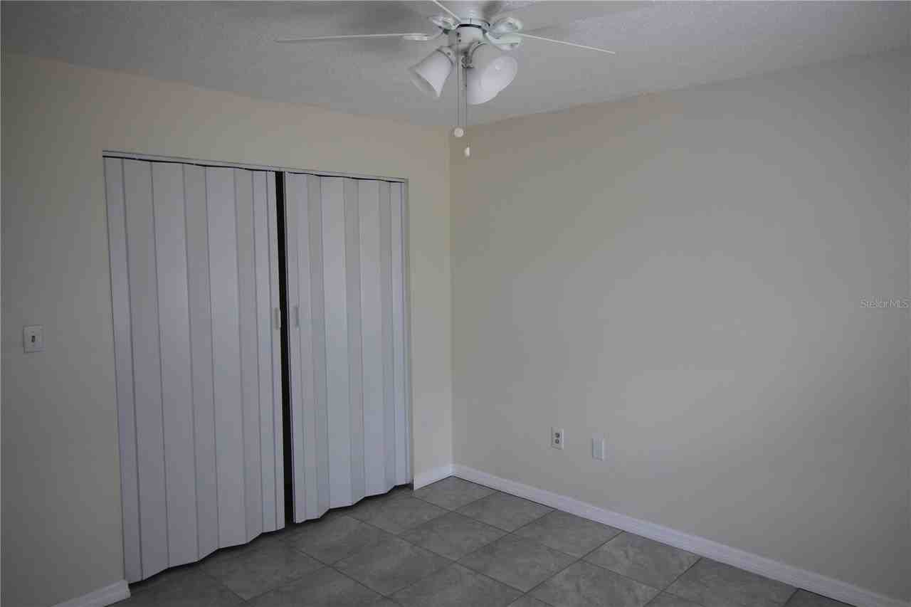 920 Columbia Ave - Photo 4 of 6