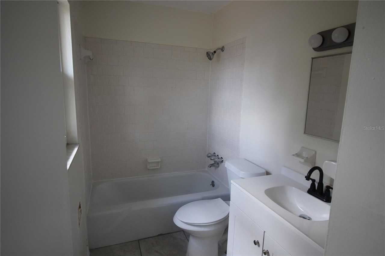 920 Columbia Ave - Photo 5 of 6