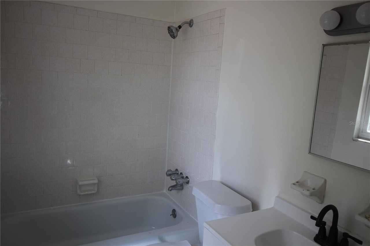 920 Columbia Ave - Photo 6 of 6