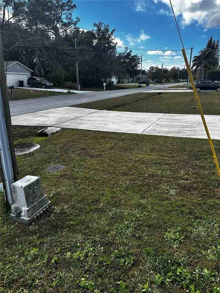 466 Flamingo Ct - Photo 5 of 13