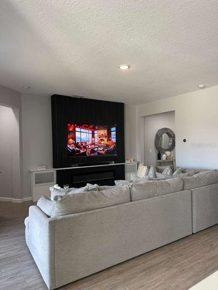 441 Disa Dr - Photo 5 of 11