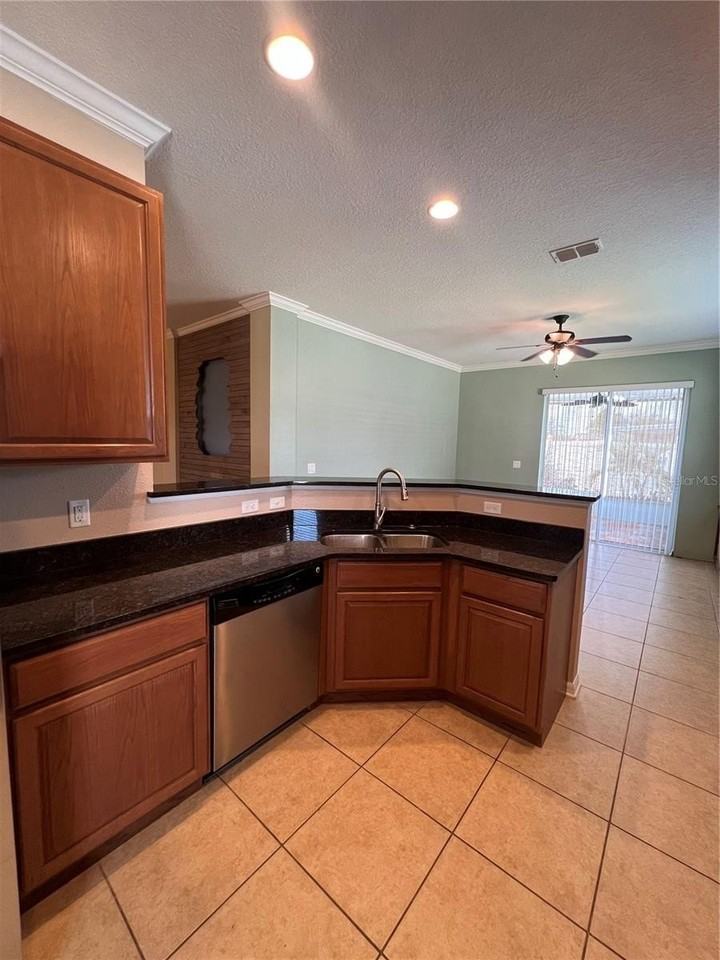 5110 Gulf Sturgeon Ln - Photo 7 of 36