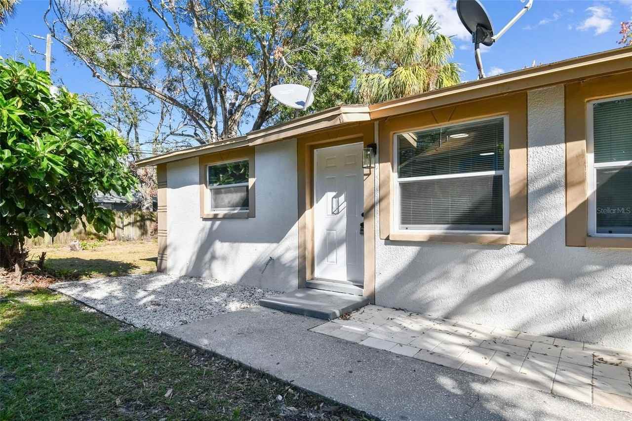 2135 W Saint Conrad St #A - Photo 6 of 48