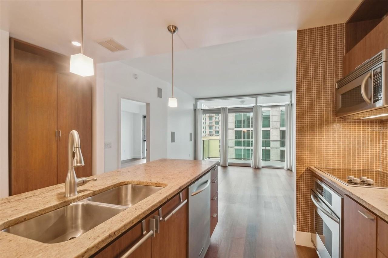 111 N 12th St #1717 - Photo 7 of 50