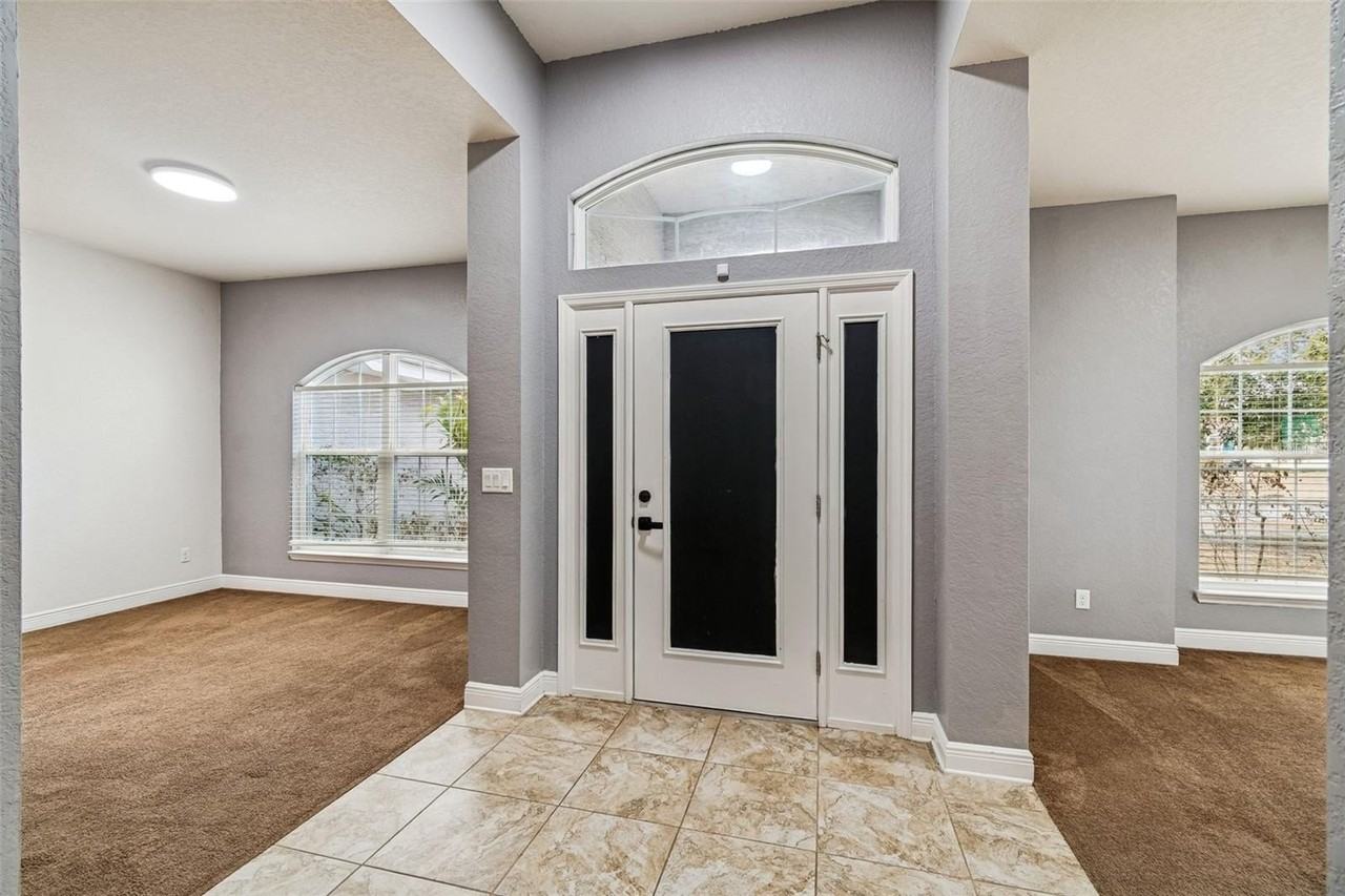 13070 Sigmund St - Photo 5 of 50