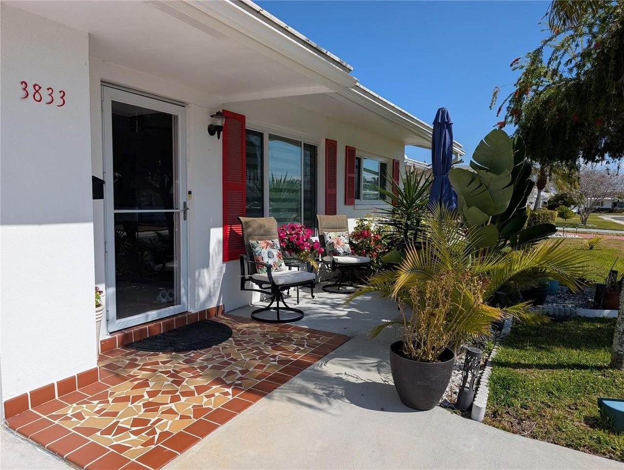 3833 101st Ter N - Photo 4 of 37