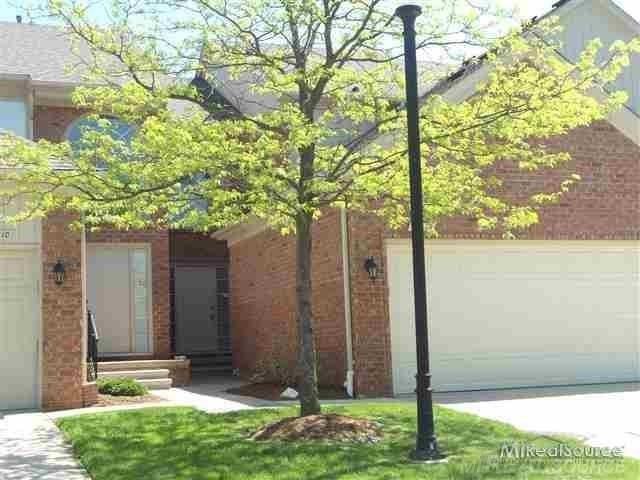 55302 Boardwalk Dr - Photo 4 of 29