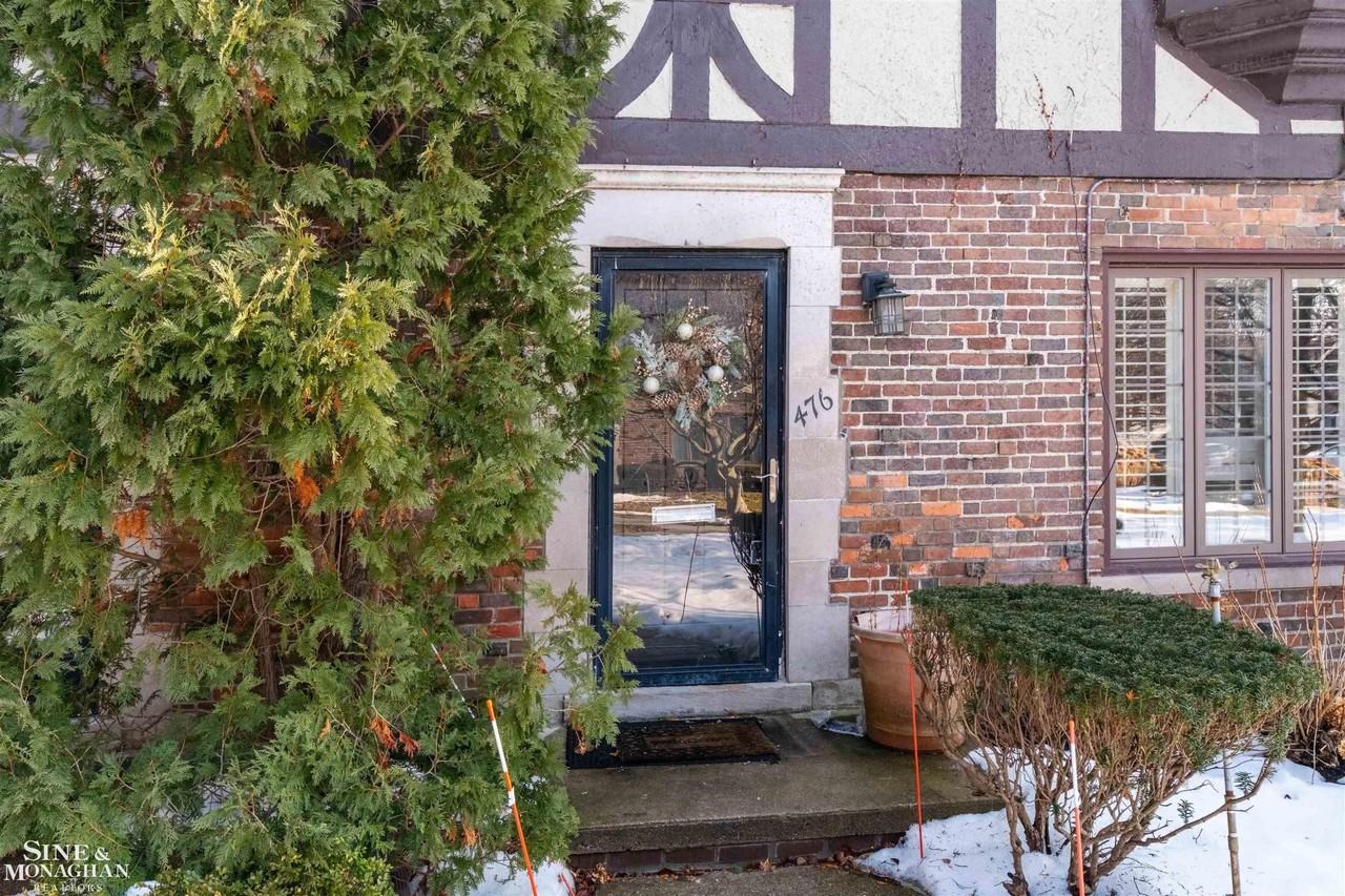 476 Saint Clair Ave - Photo 2 of 50