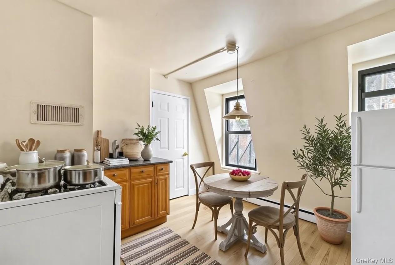 506 Piermont Ave Apt 1 #1 - Photo 4 of 12