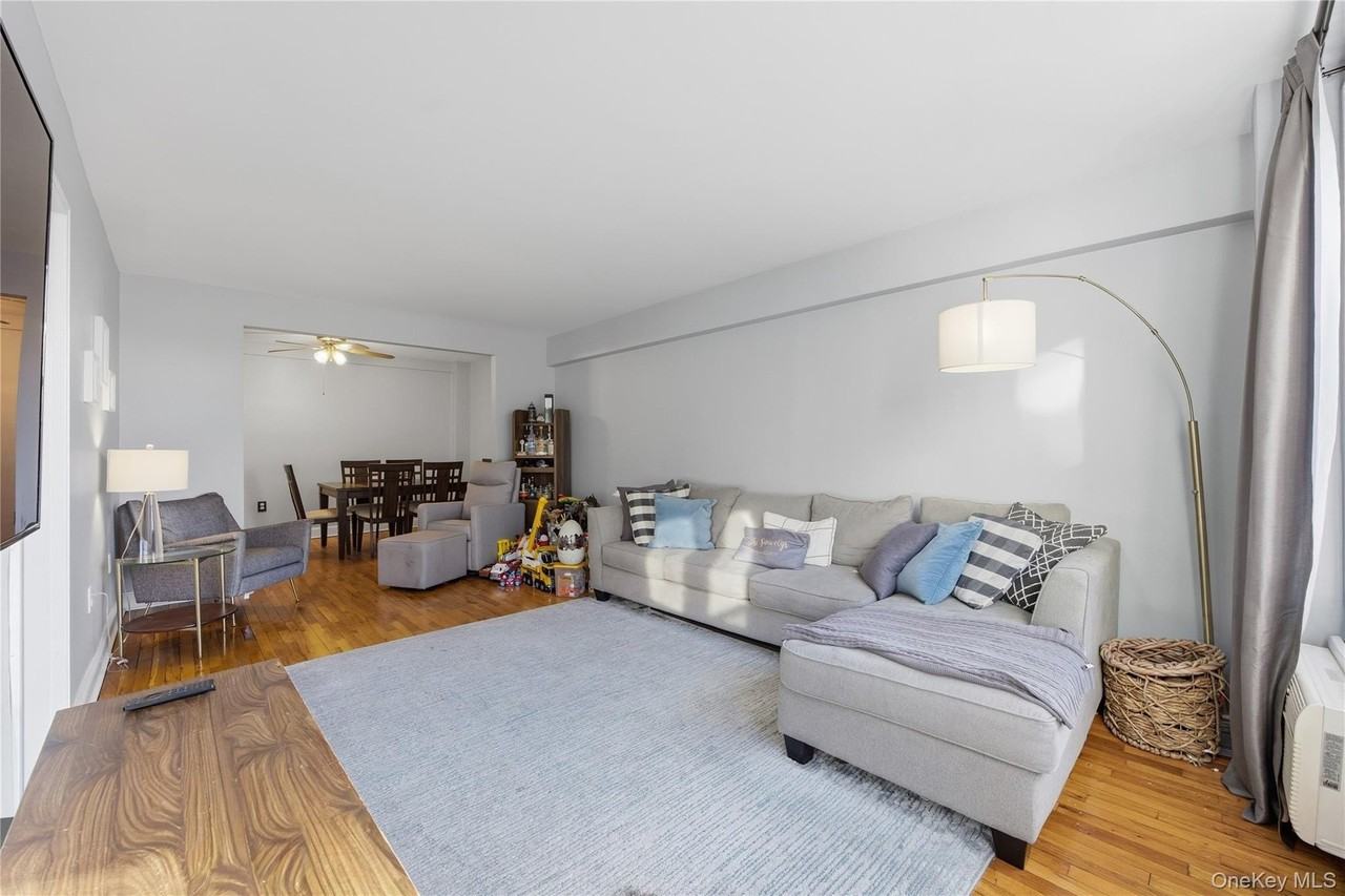 21 Fairview Ave Apt 426 #426 - Photo 5 of 25