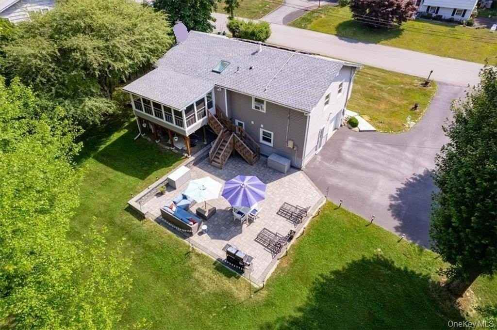 1 N Amundsen Ln - Photo 2 of 31