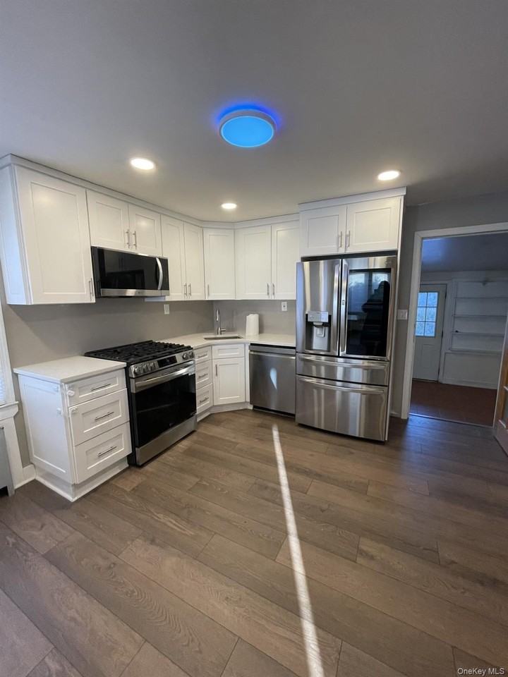 41 Ostend Rd - Photo 3 of 13