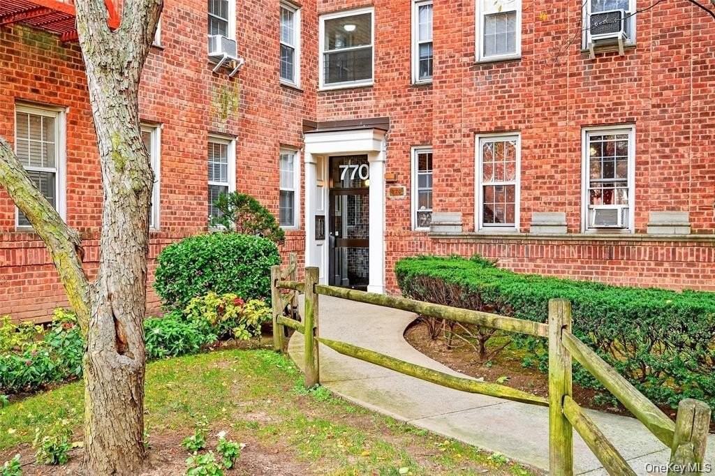 770 Bronx River Rd Apt A41 #A41 - Photo 2 of 10