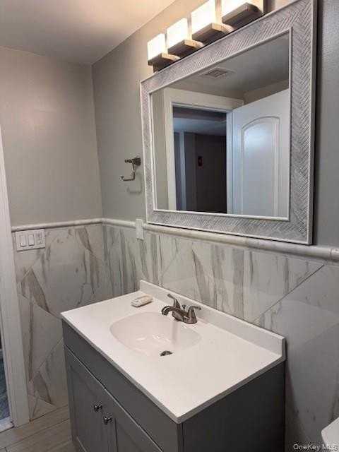 164 W Nicholai St - Photo 7 of 8