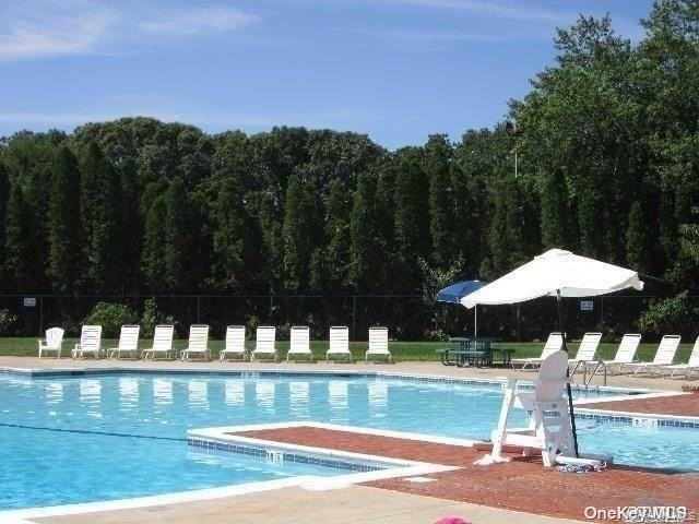 7 Boulder Ct Unit 7 #7 - Photo 2 of 22